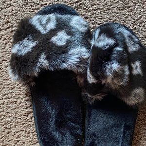 SHEIN LV slides